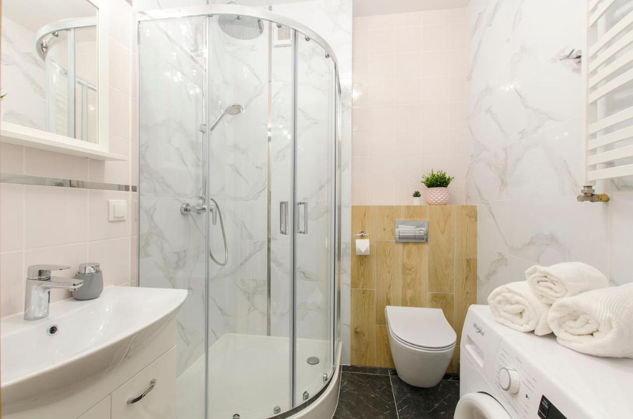 Aparthouse Deluxe Lodź Bagian luar foto