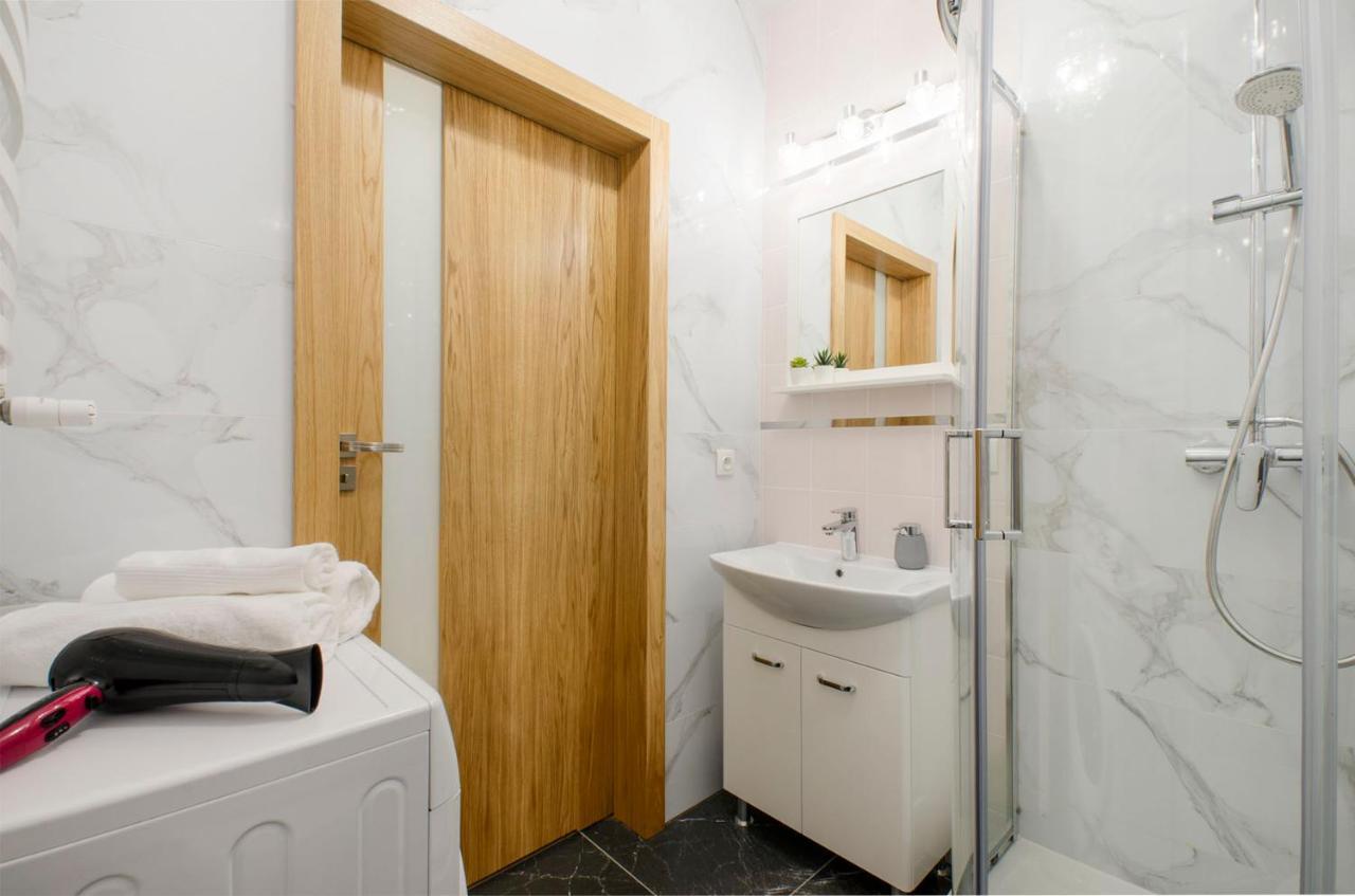 Aparthouse Deluxe Lodź Bagian luar foto