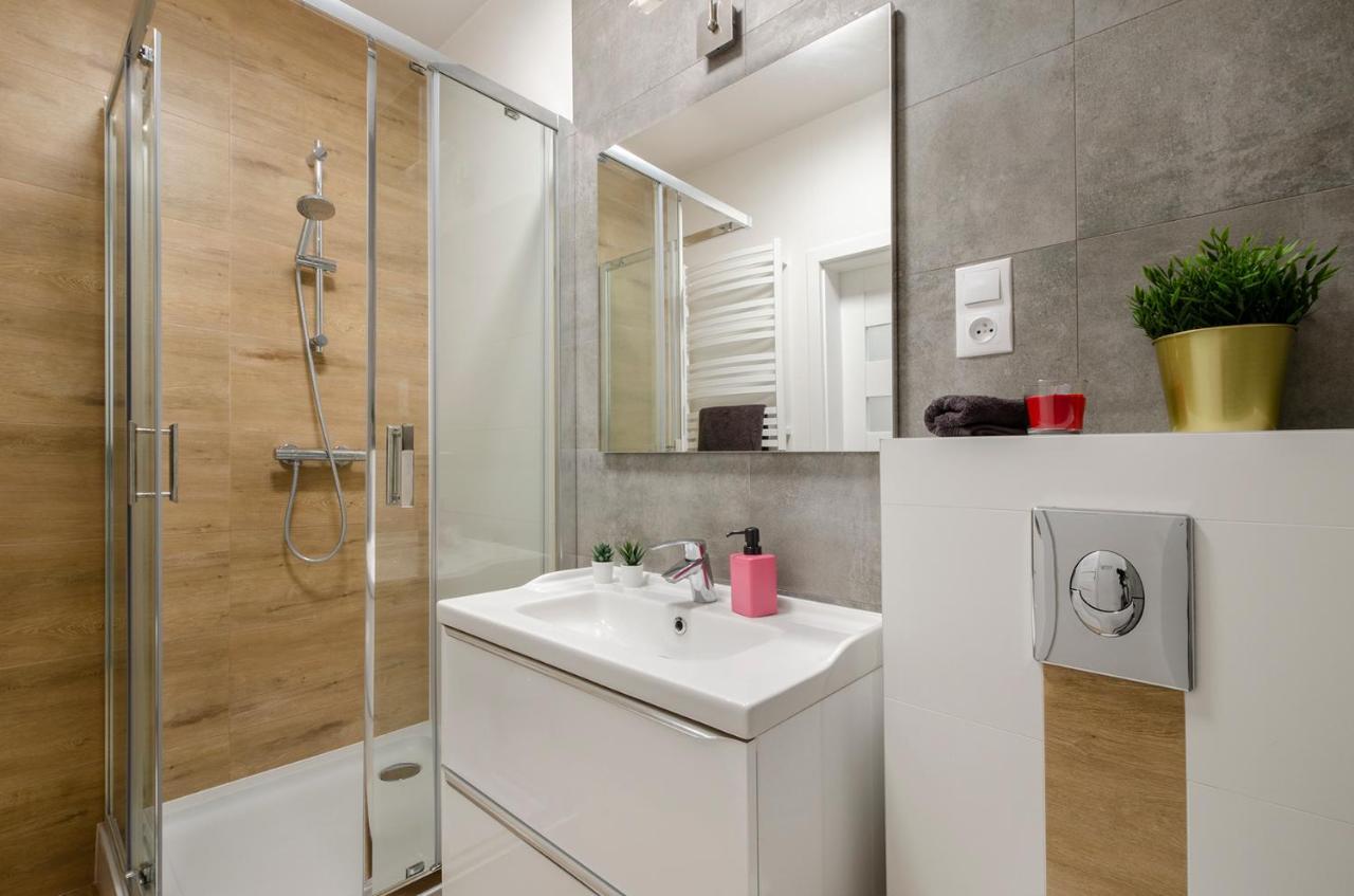Aparthouse Deluxe Lodź Bagian luar foto
